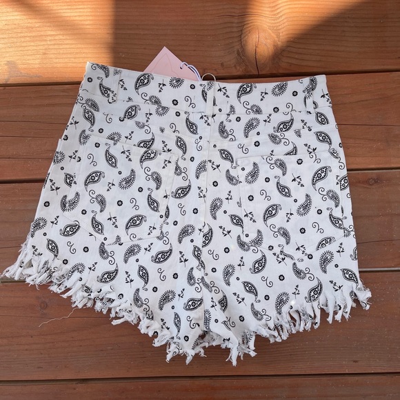 Reba Paisley Jacket & Shorts Set - Picture 5 of 10